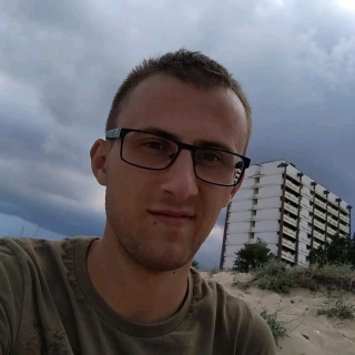 Михаил Лавров